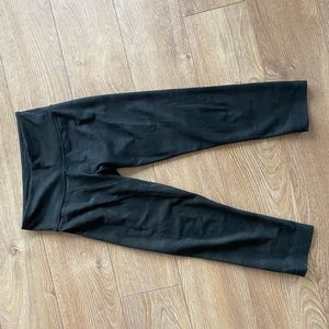 Lululemon Wunder Under Crop - size 4